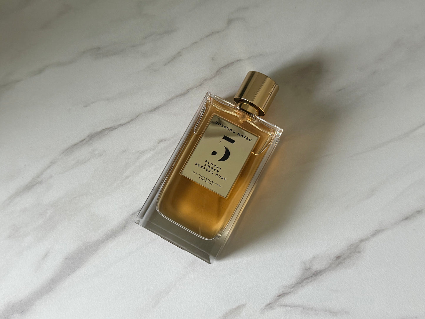 Rosendo Mateu Nº 5 Floral, Amber, Sensual Musk